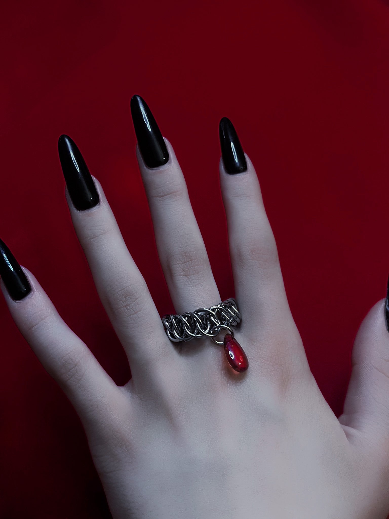 BELLONA || Chainmail Ring With A Blood Drop