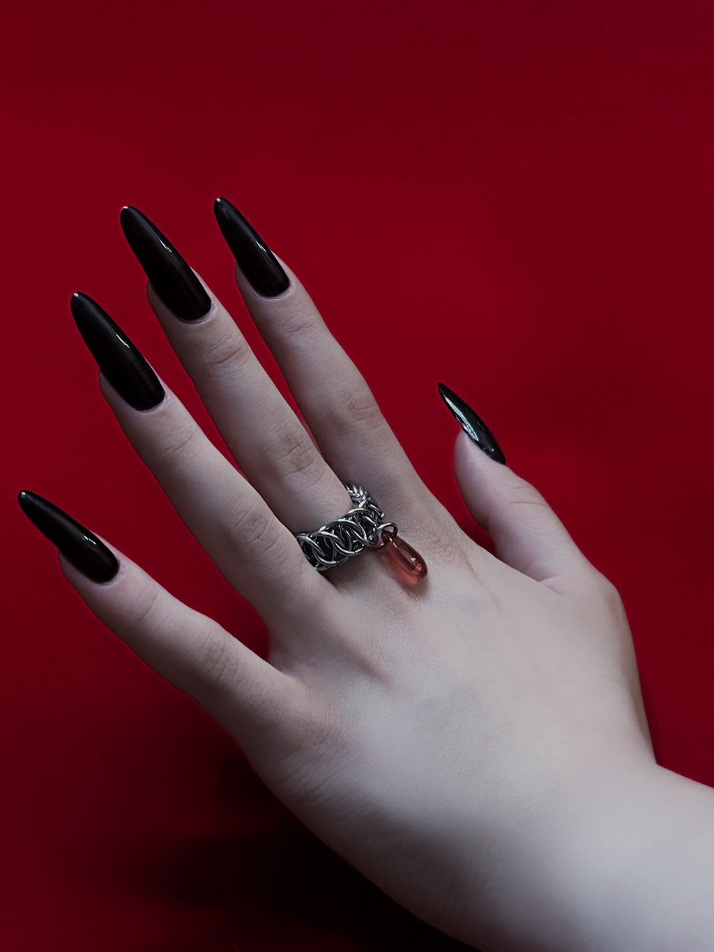 BELLONA || Chainmail Ring With A Blood Drop